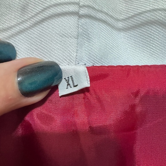 Red and White XL Cosplay costume - Picture 6 of 6